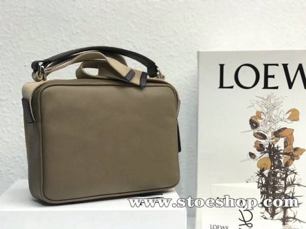 高仿包包批發LOEWE杏色拼military messenger XS小號郵差包進口荔枝紋小皮blpj12877 3 高仿包包批發LOEWE杏色拼military messenger XS小號郵差包進口荔枝紋小皮blpj12877