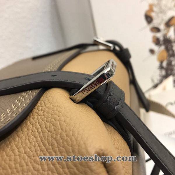 高仿包包批發LOEWE杏色拼military messenger XS小號郵差包進口荔枝紋小皮blpj12877 6 高仿包包批發LOEWE杏色拼military messenger XS小號郵差包進口荔枝紋小皮blpj12877