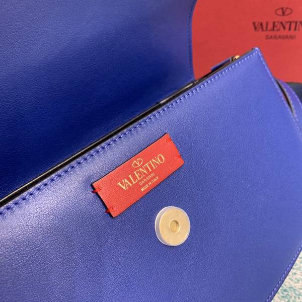 頂級原單Valentino陶藍色金扣風琴包 Valentino Garavani MAXI 2020款金屬LOGO小牛皮斜挎包blpj12888 7 頂級原單Valentino陶藍色金扣風琴包 Valentino Garavani MAXI 2020款金屬LOGO小牛皮斜挎包blpj12888