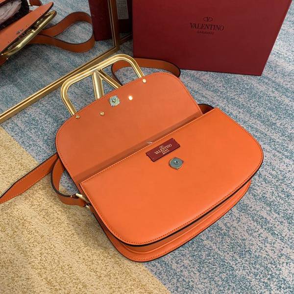 高仿精品批發Valentino螢光橙金扣風琴包 Valentino Garavani MAXI 2020款金屬LOGO小牛皮斜挎包blpj12892 5 高仿精品批發Valentino螢光橙金扣風琴包 Valentino Garavani MAXI 2020款金屬LOGO小牛皮斜挎包blpj12892