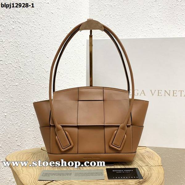 a貨BOTTEGA VENETA拼格Bv ArcoBottega Veneta Arco Bag系列小牛皮blpj12928