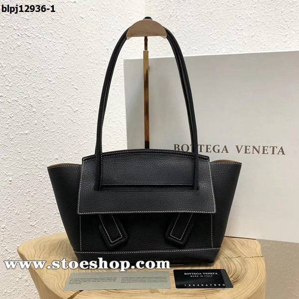 高仿包包批發BOTTEGA VENETA拼格Bv ArcoBottega Veneta Arco Bag系列小牛皮blpj12936
