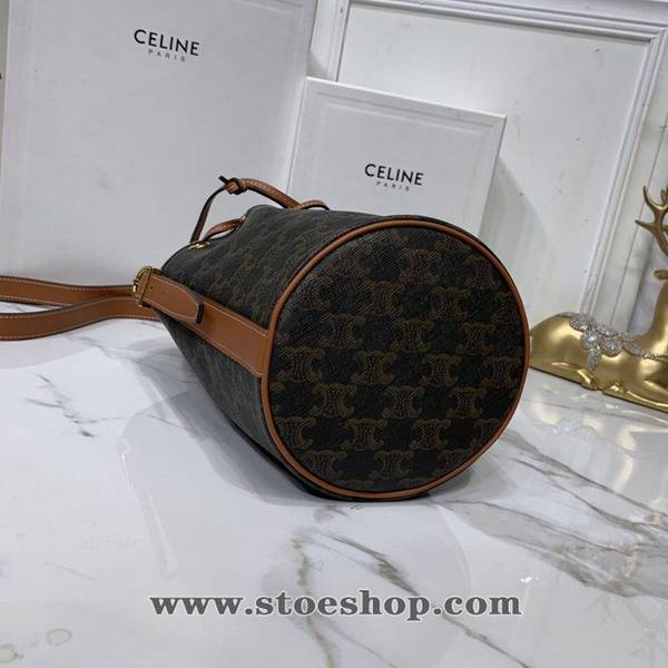 高仿精品批發celine水桶包全新的Triomphe Canvas設計blpj12937 8 高仿精品批發celine水桶包全新的Triomphe Canvas設計blpj12937