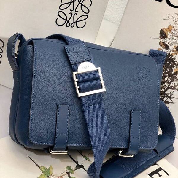 高仿包包批發LOEWE新款XS郵差包military messenger經信典使包枝荔紋小牛皮blpj12941
