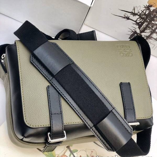 時尚a貨LOEWE新款XS郵差包military messenger經信典使包枝荔紋小牛皮blpj12942 10 時尚a貨LOEWE新款XS郵差包military messenger經信典使包枝荔紋小牛皮blpj12942