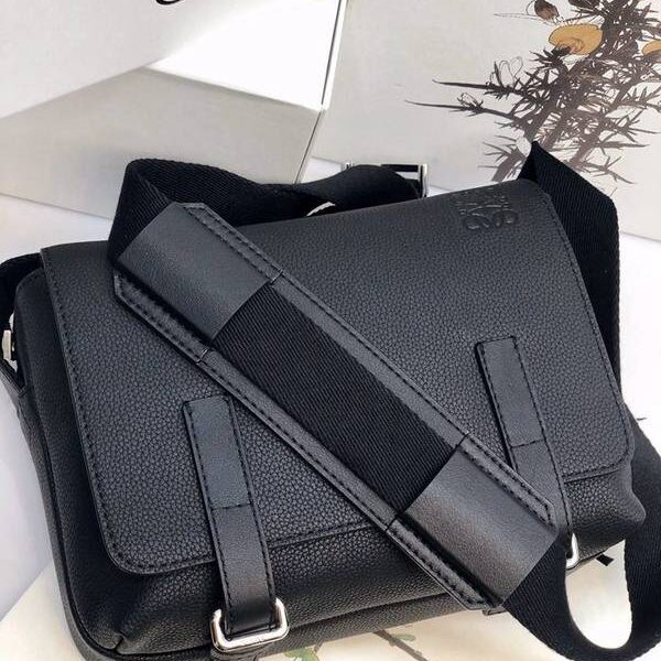 奢侈品a貨LOEWE新款XS郵差包military messenger經信典使包枝荔紋小牛皮