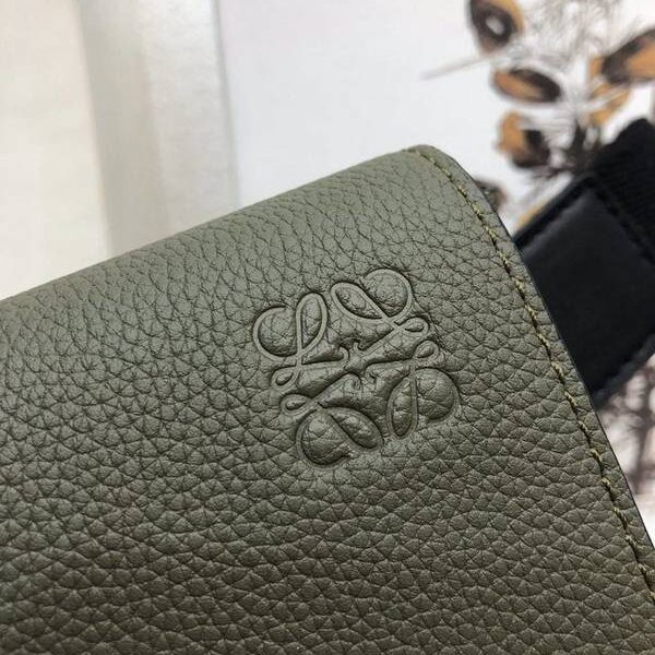 高仿包包LOEWEMilitary Bumbag Loewe 最新男仕腰包粒面牛皮blpj12945 12 高仿包包LOEWEMilitary Bumbag Loewe 最新男仕腰包粒面牛皮blpj12945