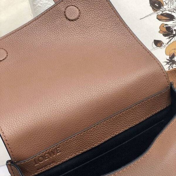 高仿網台灣LOEWEMilitary Bumbag Loewe 最新男仕腰包粒面牛皮blpj12946