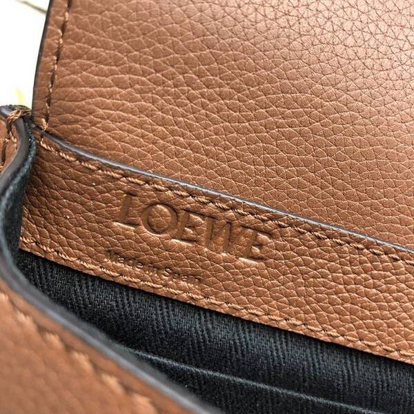 高仿網台灣LOEWEMilitary Bumbag Loewe 最新男仕腰包粒面牛皮blpj12946