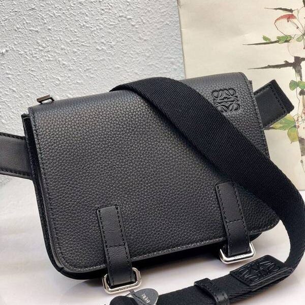 奢侈品1：1LOEWEMilitary Bumbag  Loewe 最新男仕腰包粒面牛皮blpj12947