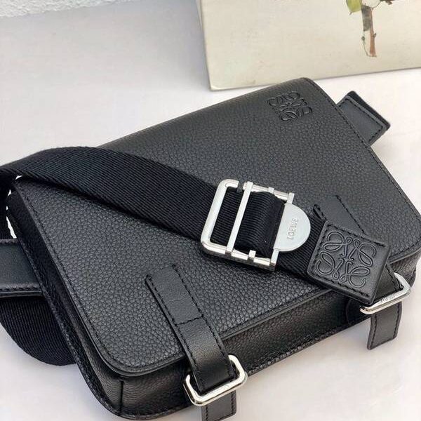 奢侈品1：1LOEWEMilitary Bumbag Loewe 最新男仕腰包粒面牛皮blpj12947