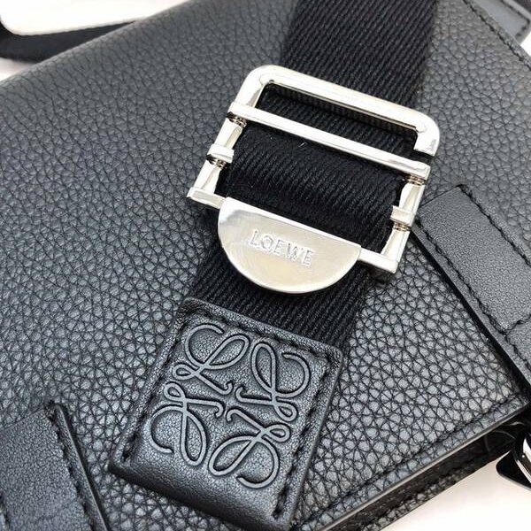 奢侈品1：1LOEWEMilitary Bumbag Loewe 最新男仕腰包粒面牛皮blpj12947