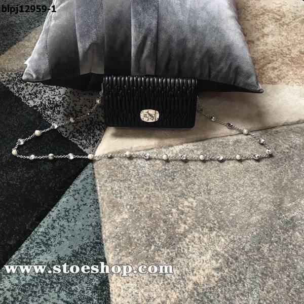 高仿原版miumiu黑色5DH044 Matelasse珠光小羊皮blpj12959