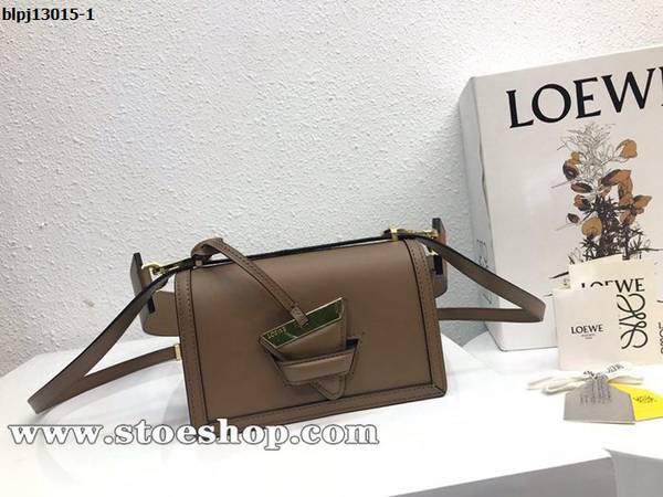 奢侈品1:1celine卡其羅家Barcelona三角包 進口box紋小牛皮blpj13015 1 奢侈品1:1celine卡其羅家Barcelona三角包 進口box紋小牛皮blpj13015