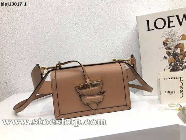 高仿精品celine杏粉羅家 Barcelona 三角包 進口box紋小牛皮blpj13017 1 高仿精品celine杏粉羅家 Barcelona 三角包 進口box紋小牛皮blpj13017