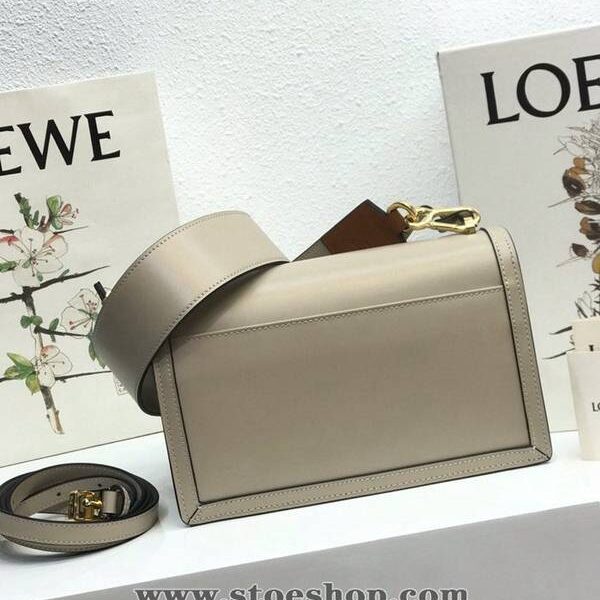 頂級A貨celine Barcelona三角包 9 頂級A貨celine Barcelona三角包