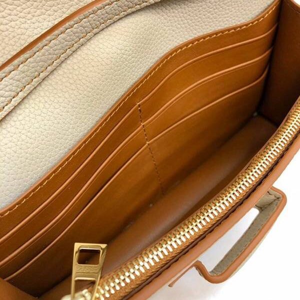 頂級高仿LOEWEBarcelona bag 砂白柔軟珠地小牛皮搭配經典撞色小牛皮blpj13031 14 頂級高仿LOEWEBarcelona bag 砂白柔軟珠地小牛皮搭配經典撞色小牛皮blpj13031