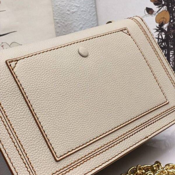 高仿名牌包LOEWEBarcelona bag 砂白柔軟珠地小牛皮搭配經典撞色小牛皮blpj13034 9 高仿名牌包LOEWEBarcelona bag 砂白柔軟珠地小牛皮搭配經典撞色小牛皮blpj13034