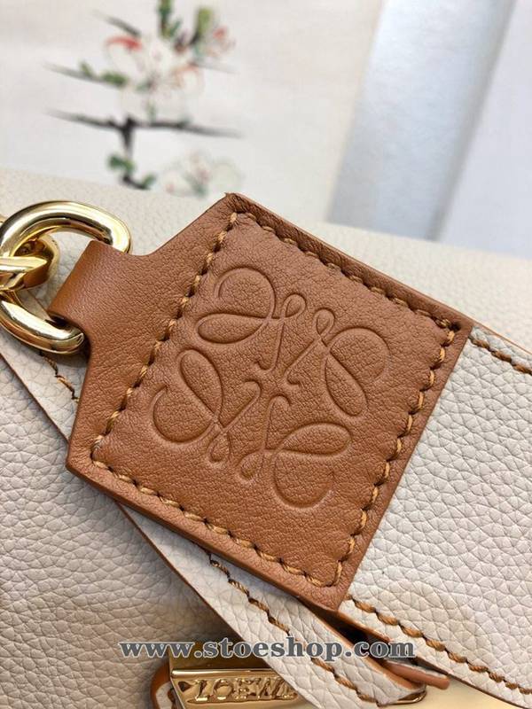 高仿名牌包LOEWEBarcelona bag 砂白柔軟珠地小牛皮搭配經典撞色小牛皮blpj13034 4 高仿名牌包LOEWEBarcelona bag 砂白柔軟珠地小牛皮搭配經典撞色小牛皮blpj13034