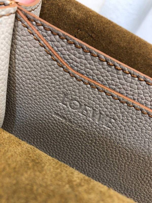 高仿名牌包LOEWEBarcelona bag 砂白柔軟珠地小牛皮搭配經典撞色小牛皮blpj13034 7 高仿名牌包LOEWEBarcelona bag 砂白柔軟珠地小牛皮搭配經典撞色小牛皮blpj13034