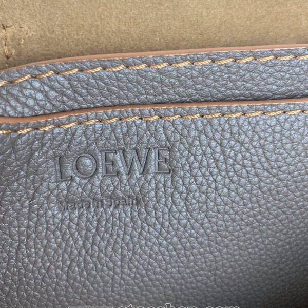 高仿包包批發LOEWEBarcelona bag黛啡柔軟珠地小牛皮搭配經典撞色小牛皮blpj13035