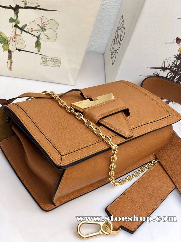高仿包LOEWEBarcelona bag棕色柔軟珠地小牛皮搭配經典撞色小牛皮blpj13037 3 高仿包LOEWEBarcelona bag棕色柔軟珠地小牛皮搭配經典撞色小牛皮blpj13037