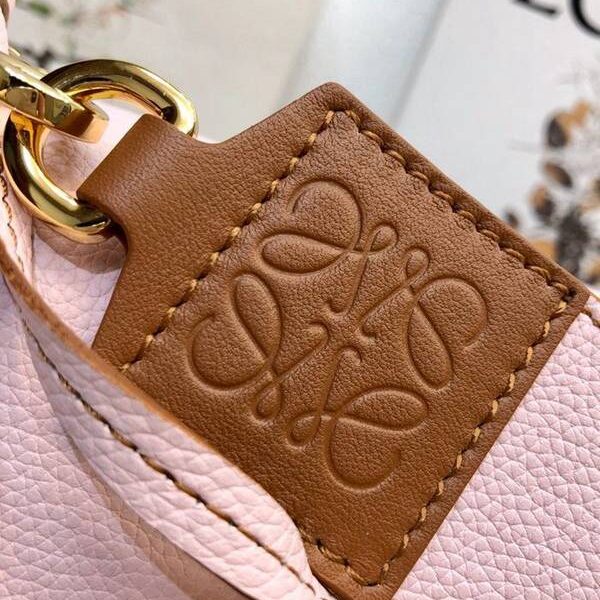 高仿包LOEWEBarcelona bag冰粉柔軟珠地小牛皮搭配經典撞色小牛皮blpj13038 13 高仿包LOEWEBarcelona bag冰粉柔軟珠地小牛皮搭配經典撞色小牛皮blpj13038
