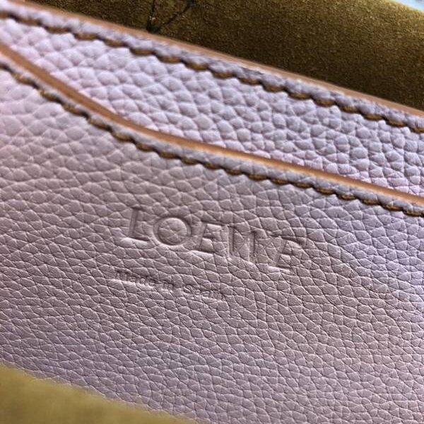 高仿包LOEWEBarcelona bag冰粉柔軟珠地小牛皮搭配經典撞色小牛皮blpj13038 15 高仿包LOEWEBarcelona bag冰粉柔軟珠地小牛皮搭配經典撞色小牛皮blpj13038