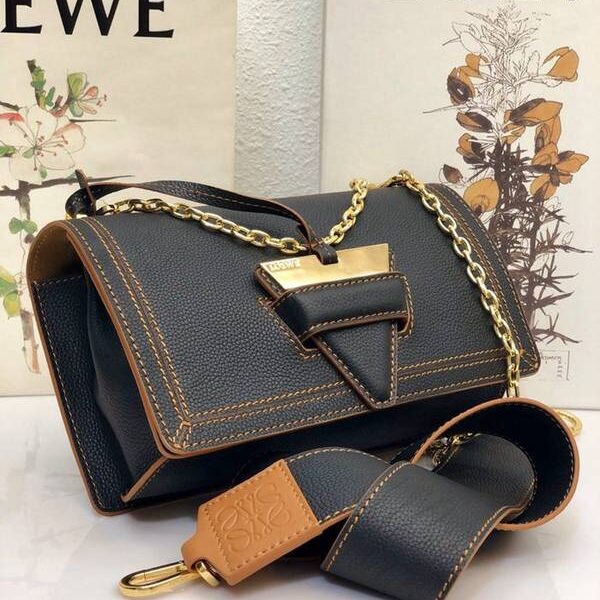 高仿LOEWEBarcelona bag黑色珠地小牛皮搭配經典撞色小牛皮blpj13039