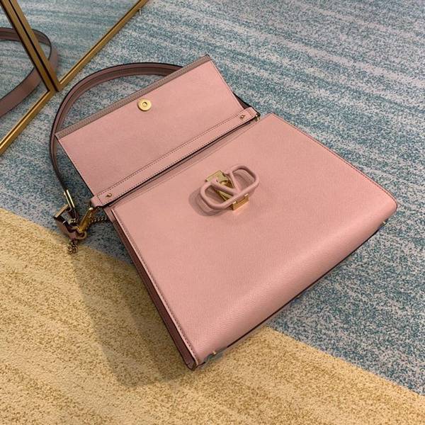 原單Valentino芭比粉全新手腕Valentino Garavani VSLING 粒面小牛皮手提包blpj13040 5 原單Valentino芭比粉全新手腕Valentino Garavani VSLING 粒面小牛皮手提包blpj13040