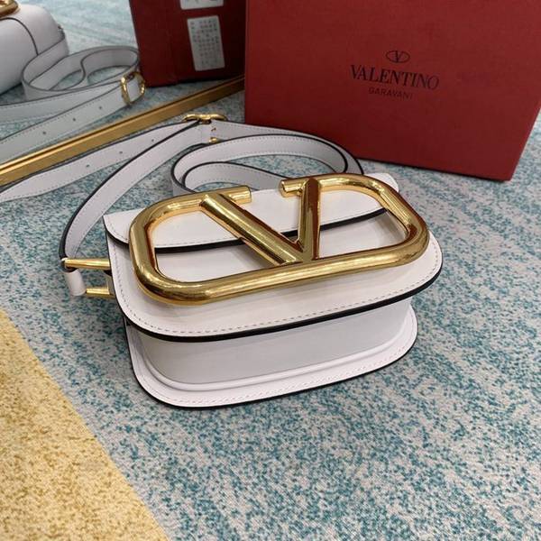 最高等級Valentino風琴包Valentino Garavani MAXI 2020款金屬LOGO小牛皮斜挎包blpj13115 9 最高等級Valentino風琴包Valentino Garavani MAXI 2020款金屬LOGO小牛皮斜挎包blpj13115