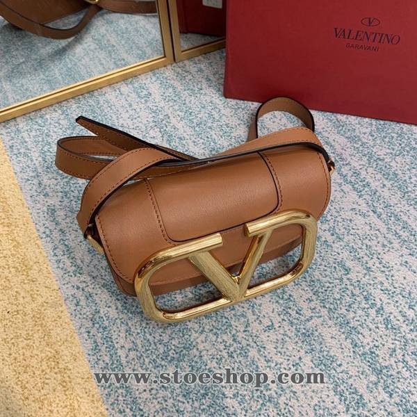 高仿包Valentino風琴包Valentino Garavani MAXI 2020款金屬LOGO小牛皮斜挎包blpj13119 4 高仿包Valentino風琴包Valentino Garavani MAXI 2020款金屬LOGO小牛皮斜挎包blpj13119