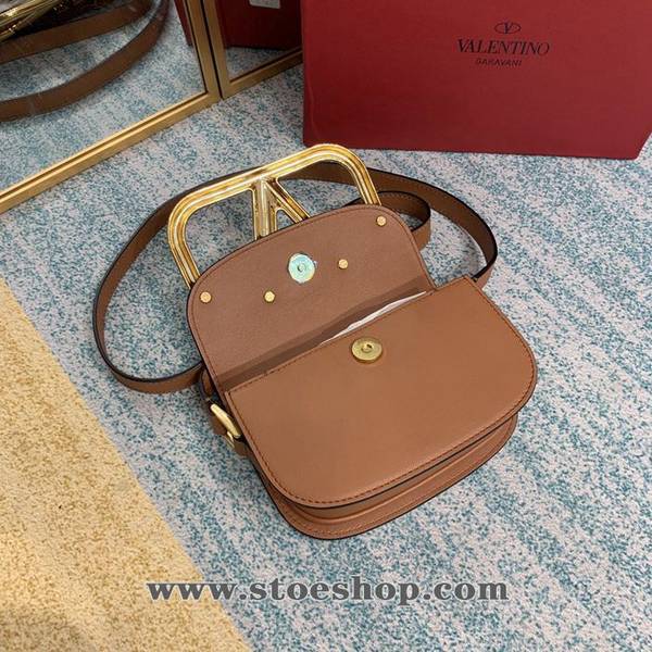 高仿包Valentino風琴包Valentino Garavani MAXI 2020款金屬LOGO小牛皮斜挎包blpj13119 6 高仿包Valentino風琴包Valentino Garavani MAXI 2020款金屬LOGO小牛皮斜挎包blpj13119