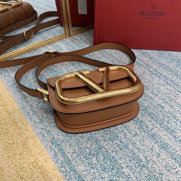 高仿包Valentino風琴包Valentino Garavani MAXI 2020款金屬LOGO小牛皮斜挎包blpj13119 9 高仿包Valentino風琴包Valentino Garavani MAXI 2020款金屬LOGO小牛皮斜挎包blpj13119