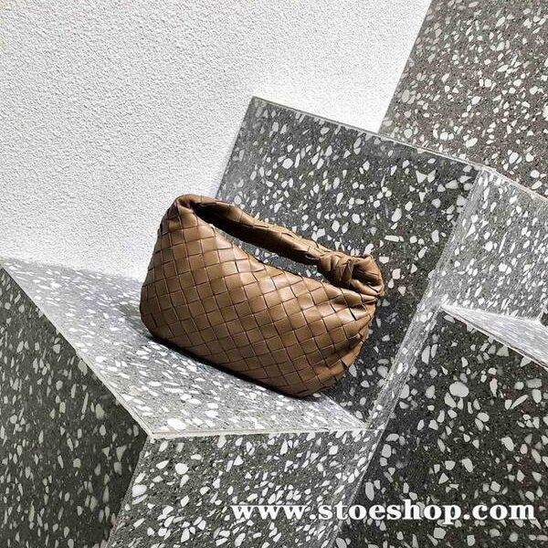 高仿名牌包BOTTEGA VENETA迷你BV JODIE手袋編織皮革圓形迷你hobo包blpj13147