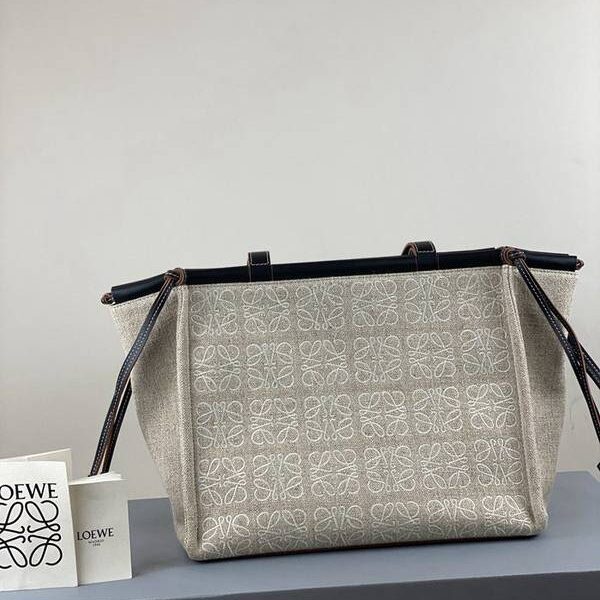 原單A貨LOEWE提花白色布包cushion tote bag臺灣進口帆布搭配進口小牛皮blpj13176 11 原單A貨LOEWE提花白色布包cushion tote bag臺灣進口帆布搭配進口小牛皮blpj13176