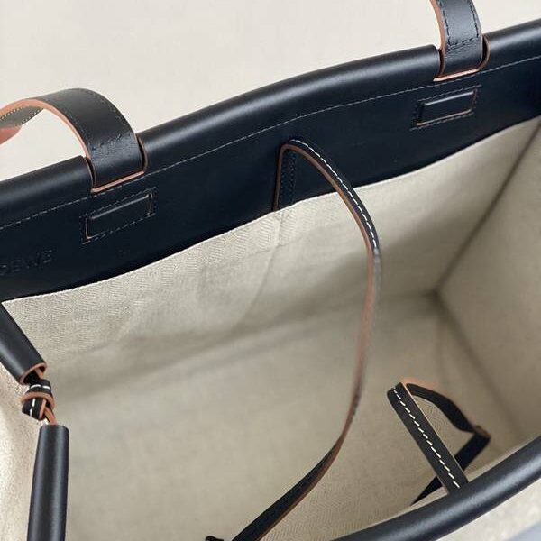 原單A貨LOEWE提花白色布包cushion tote bag臺灣進口帆布搭配進口小牛皮blpj13176 16 原單A貨LOEWE提花白色布包cushion tote bag臺灣進口帆布搭配進口小牛皮blpj13176