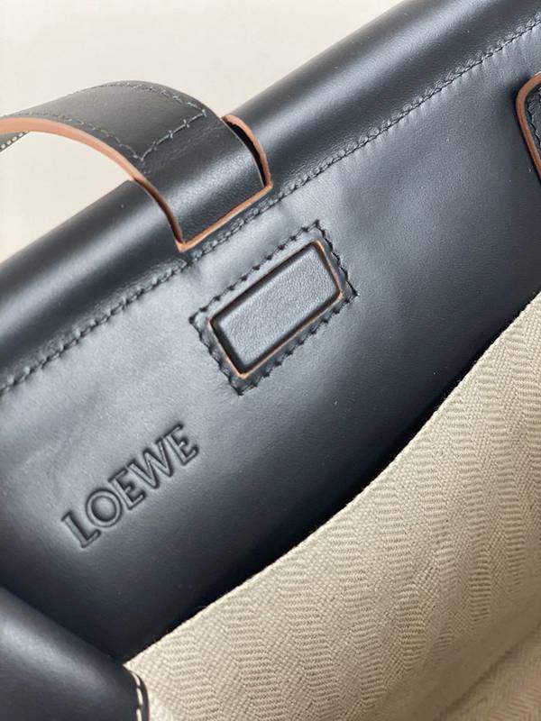 原單A貨LOEWE提花白色布包cushion tote bag臺灣進口帆布搭配進口小牛皮blpj13176 9 原單A貨LOEWE提花白色布包cushion tote bag臺灣進口帆布搭配進口小牛皮blpj13176
