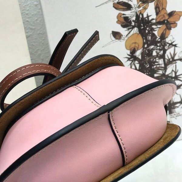 原版A貨LOEWEmini 平紋棕粉羅意威專櫃最新款迷你馬鞍包採用頂級進口小牛皮blpj13177