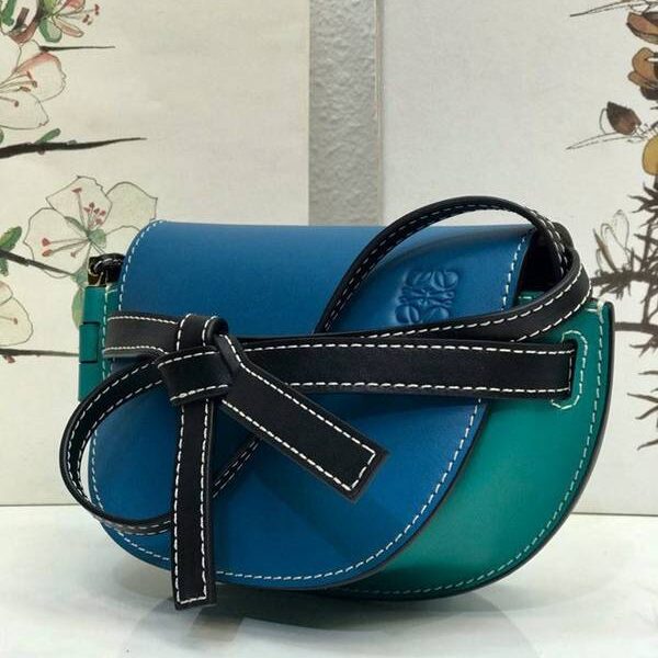 原單1:1LOEWEmini平紋藍/祖母綠羅意威專櫃最新款迷你馬鞍包頂級進口小牛皮blpj13178 9 原單1:1LOEWEmini平紋藍/祖母綠羅意威專櫃最新款迷你馬鞍包頂級進口小牛皮blpj13178