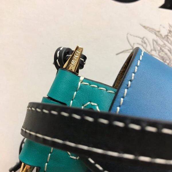 原單1:1LOEWEmini平紋藍/祖母綠羅意威專櫃最新款迷你馬鞍包頂級進口小牛皮blpj13178 13 原單1:1LOEWEmini平紋藍/祖母綠羅意威專櫃最新款迷你馬鞍包頂級進口小牛皮blpj13178