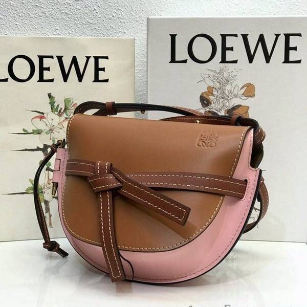 竭誠精品LOEWE平紋皮棕/粉羅意威專櫃新款馬鞍包新色Gate 手袋blpj13225 10 竭誠精品LOEWE平紋皮棕/粉羅意威專櫃新款馬鞍包新色Gate 手袋blpj13225