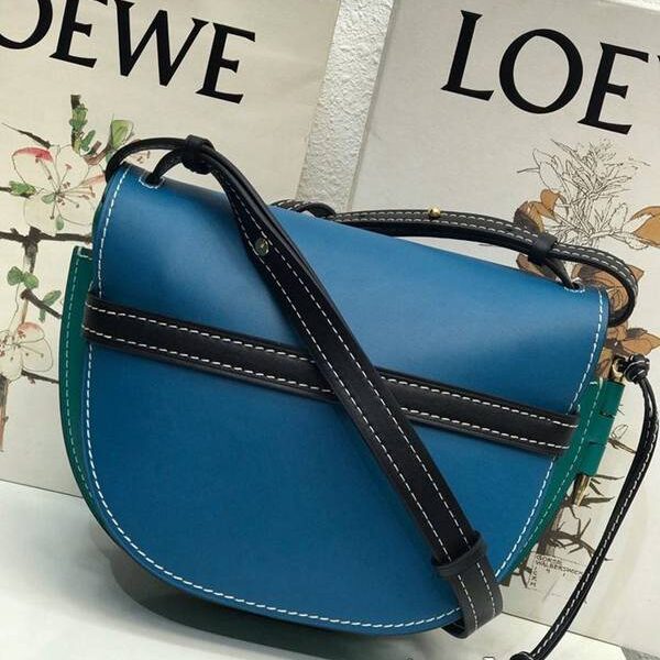 頂級高仿LOEWE平紋皮羅意威專櫃新款馬鞍包藍色/祖母綠平紋新色Gate 手袋blpj13226 10 頂級高仿LOEWE平紋皮羅意威專櫃新款馬鞍包藍色/祖母綠平紋新色Gate 手袋blpj13226