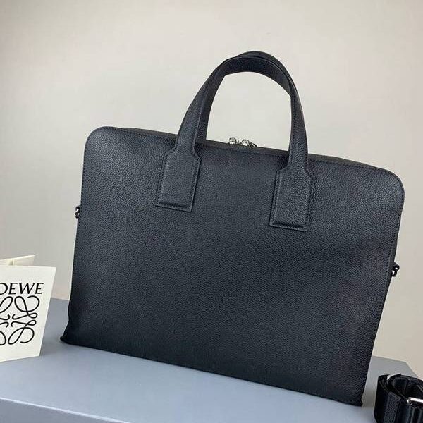 高仿包LOEWE公事包造型纖薄小巧耐磨的柔軟粒面小牛皮blpj13278