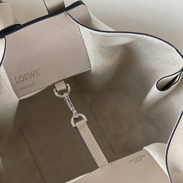 時尚a貨LOEWE杏綠拼Loewe hammock西班牙小牛皮blpj13281