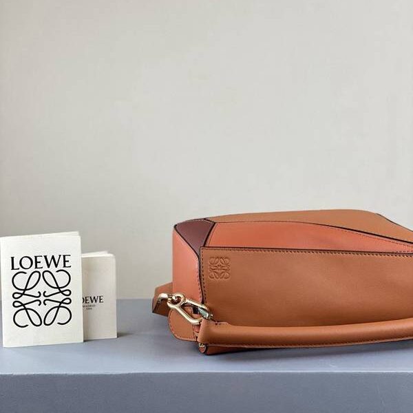 高仿包包LOEWE棕拼橙Low Puzzle進口西班牙小牛皮blpj13284