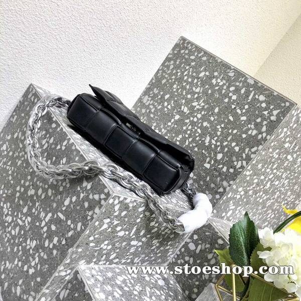 原單A貨BOTTEGA VENETABottega Veneta Chain Padded Cassette 時髦精品大金鏈條Padded Cassette Q軟的皮質blpj13289