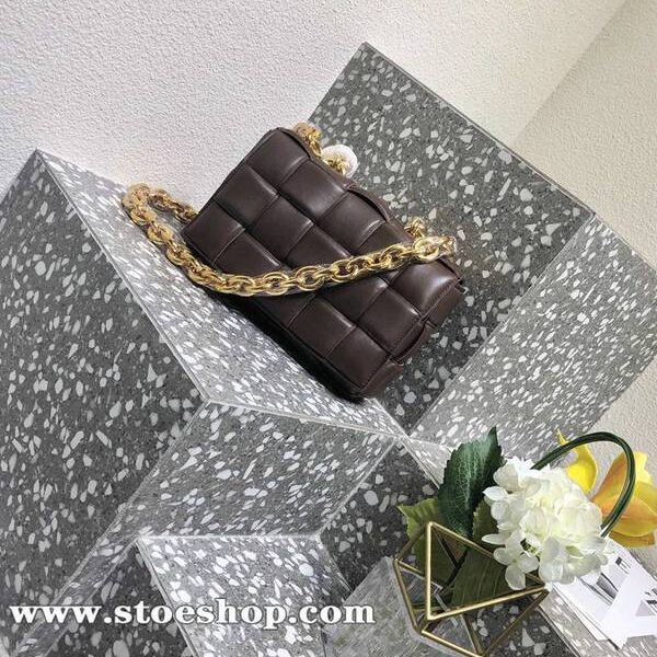 高仿A貨BOTTEGA VENETABottega Veneta Chain Padded Cassette 時髦精品大金鏈條Padded Cassette Q軟的皮質blpj13296