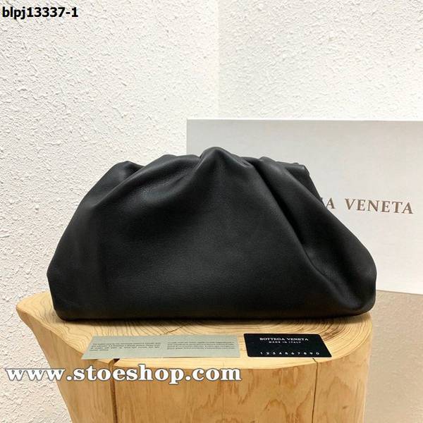 奢侈品BOTTEGA VENETABottega Veneta黑色餃子包雲朵包blpj13337