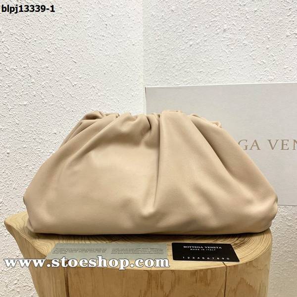 頂級高仿BOTTEGA VENETABottega Veneta奶茶色餃子包雲朵包blpj13339